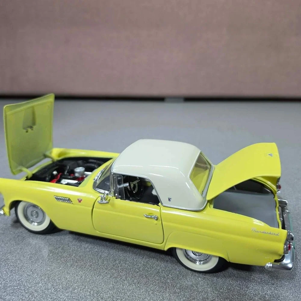 Roadlegends Ford 1955 Thunderbird Diecast Model Car Excellent